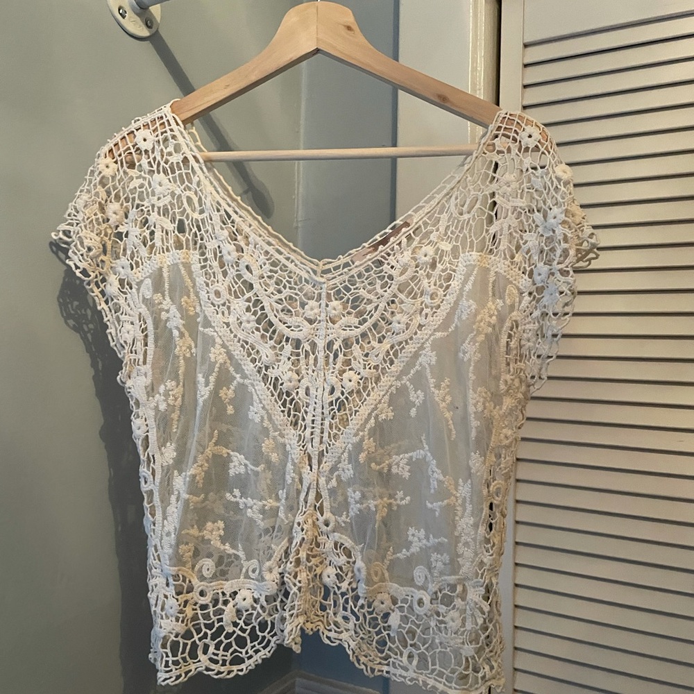 BUNDLE of white tops! Various styles and brands!
